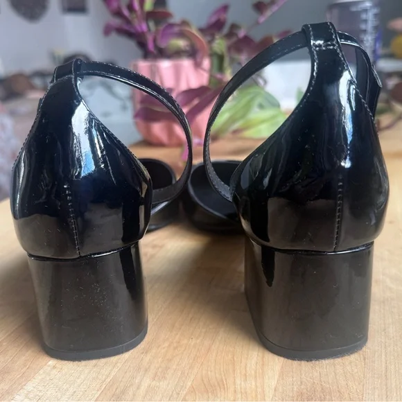 Reformation Mallory Closed Toe Heels - Picture 6 of 7